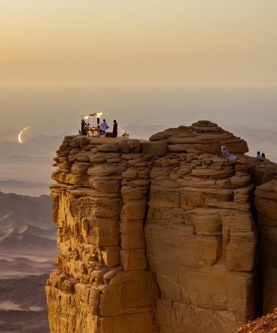 Twilight Marvels: Riyadh tours Edge of the World Experience