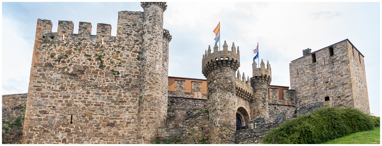 Walking the Portuguese Camino ➤ From Baiona to Santiago