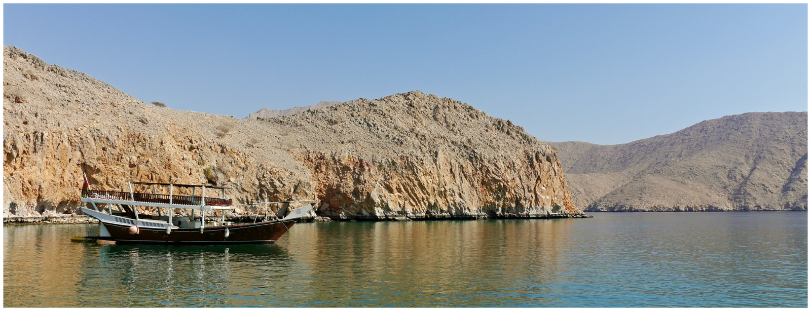 Dibba Coastal Adventure Cruise – Full-Day Dhow Experience on Oman’s Spectacular Coastline